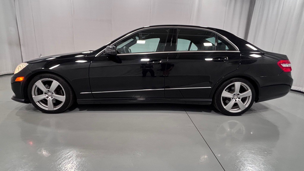 2010 Mercedes-Benz E-Class Image 8