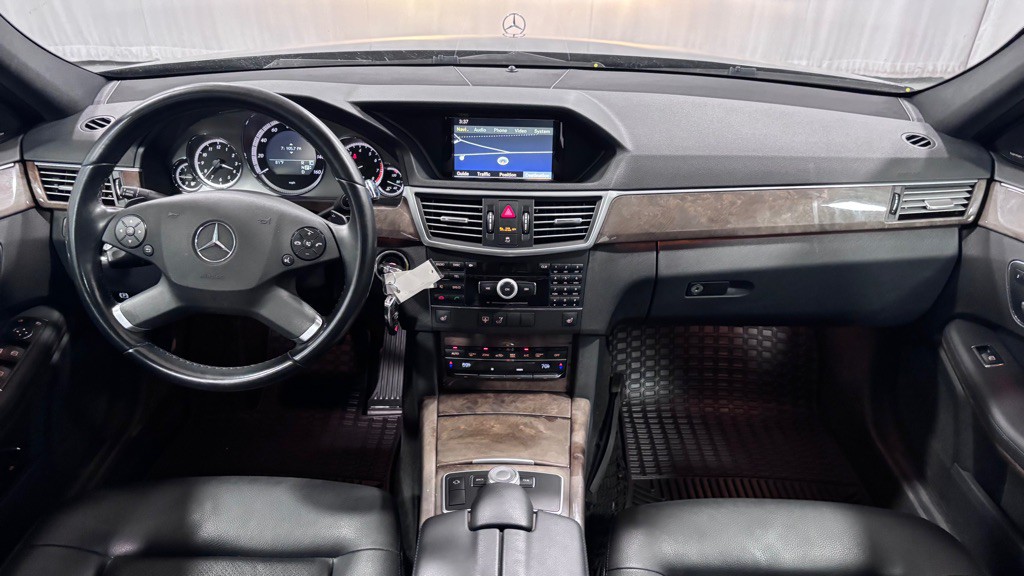 2010 Mercedes-Benz E-Class Image 10