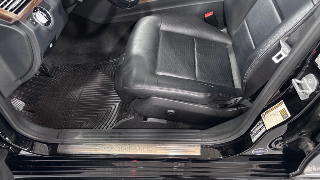 2010 Mercedes-Benz E-Class Image 11