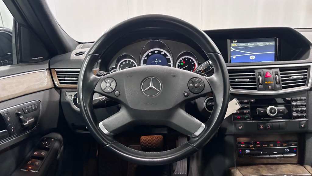 2010 Mercedes-Benz E-Class Image 13