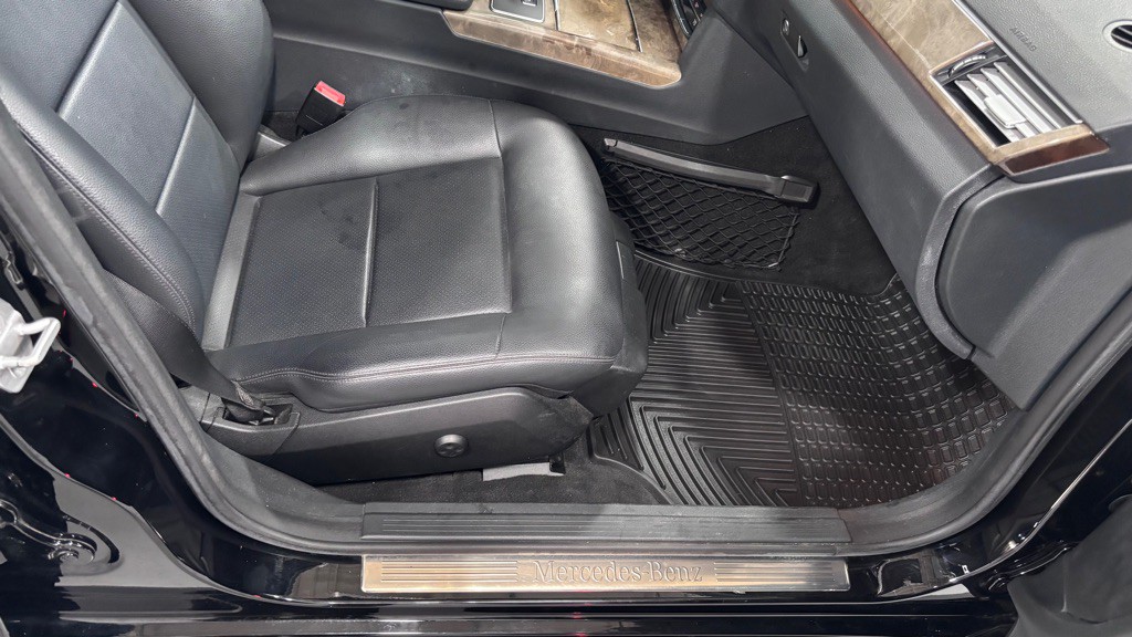 2010 Mercedes-Benz E-Class Image 19