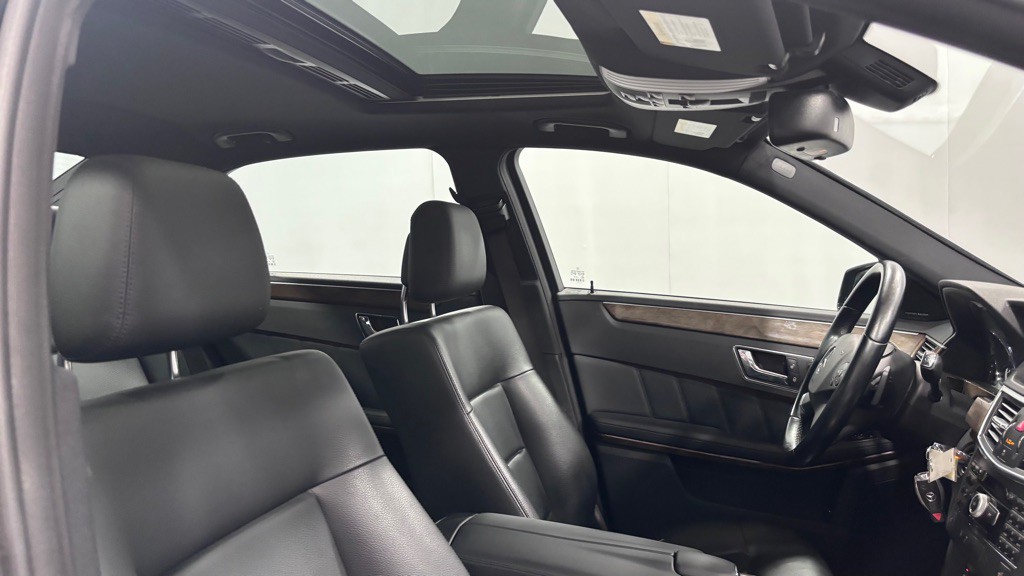 2010 Mercedes-Benz E-Class Image 20