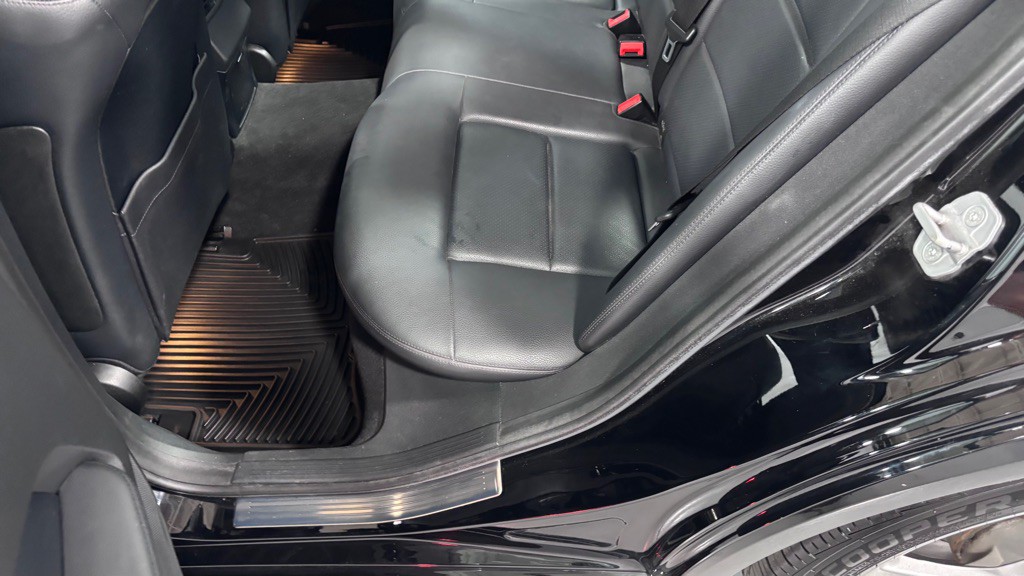 2010 Mercedes-Benz E-Class Image 22