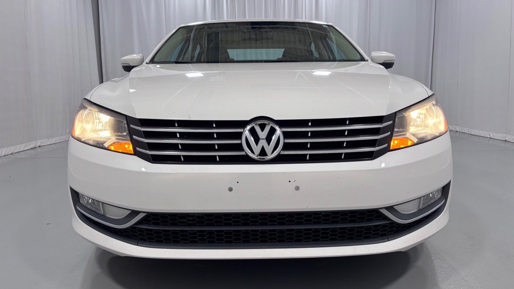 2014 Volkswagen Passat Image 2