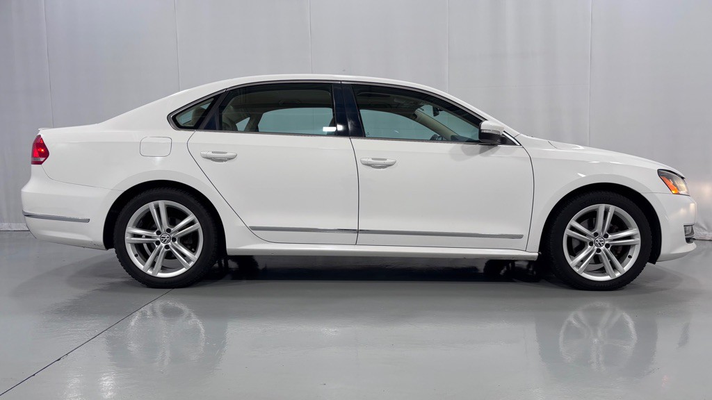 2014 Volkswagen Passat Image 4