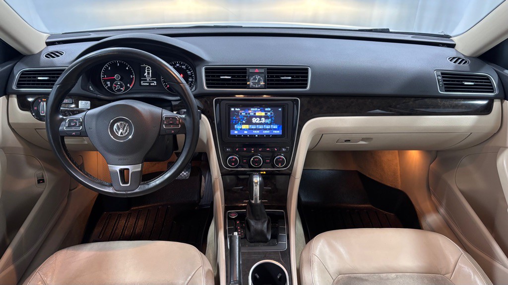 2014 Volkswagen Passat Image 10