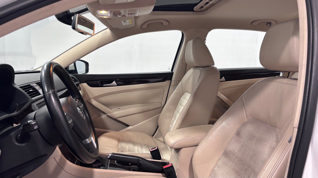 2014 Volkswagen Passat Image 12