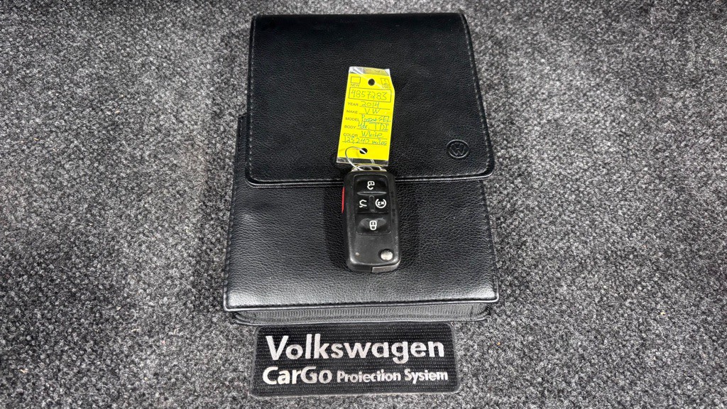 2014 Volkswagen Passat Image 35