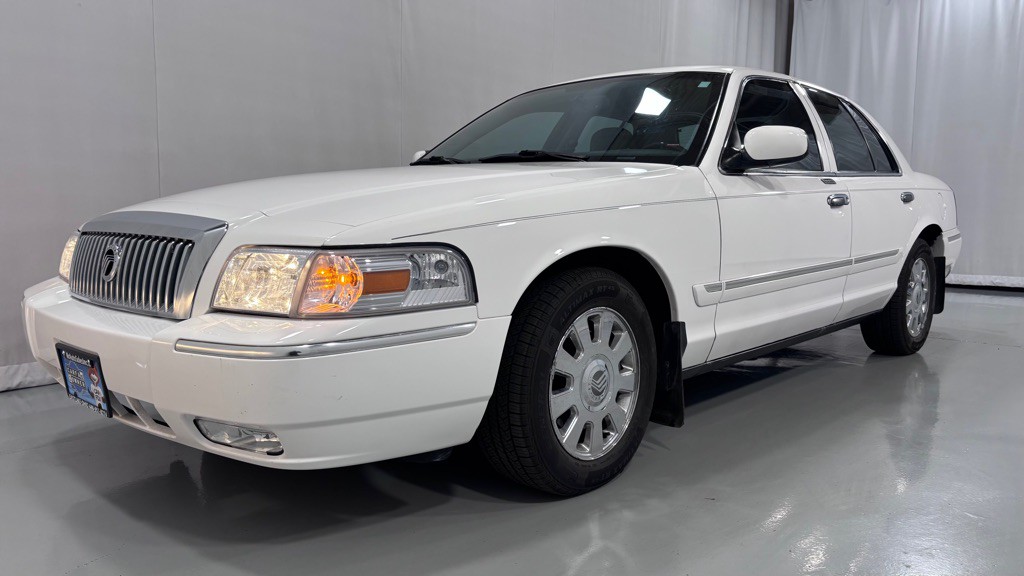 2008 Mercury Grand Marquis Image 1