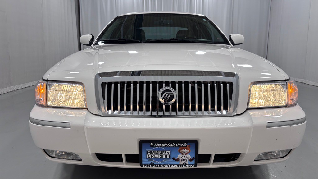 2008 Mercury Grand Marquis Image 2