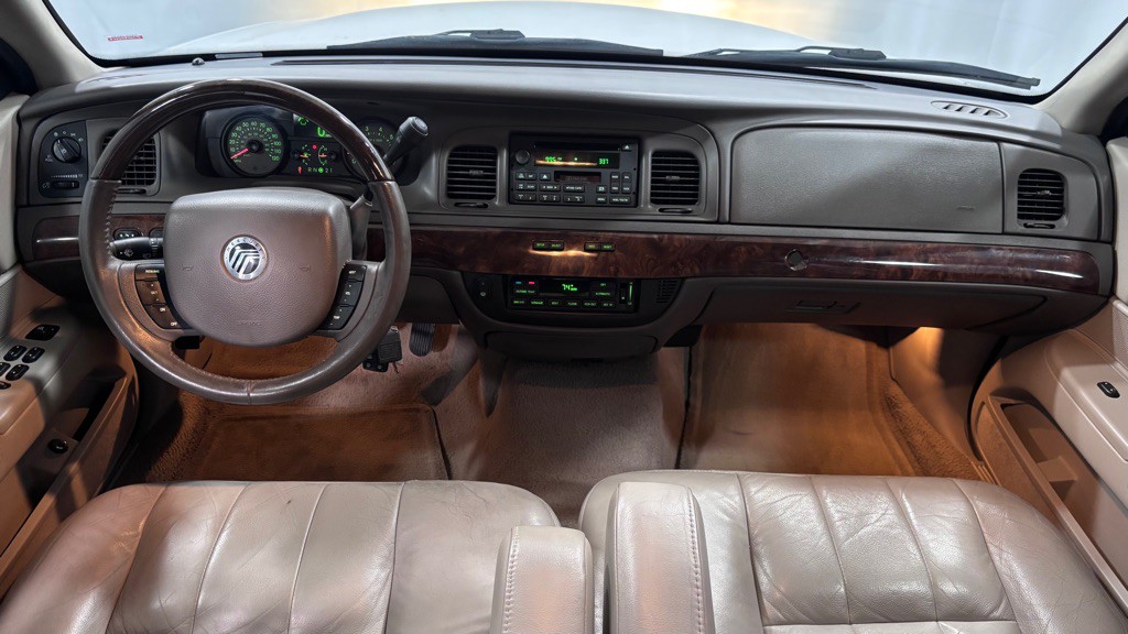 2008 Mercury Grand Marquis Image 10
