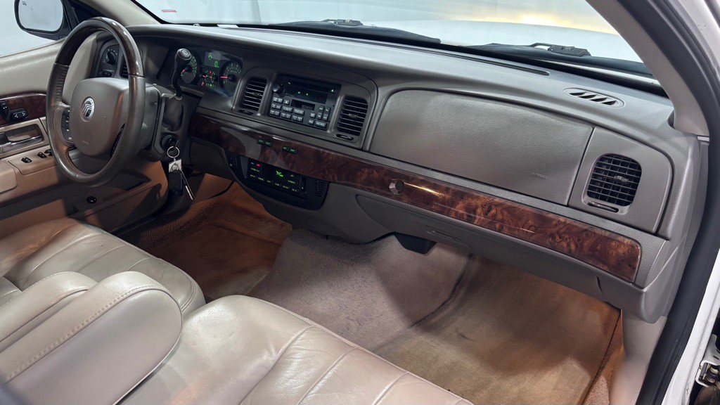 2008 Mercury Grand Marquis Image 18
