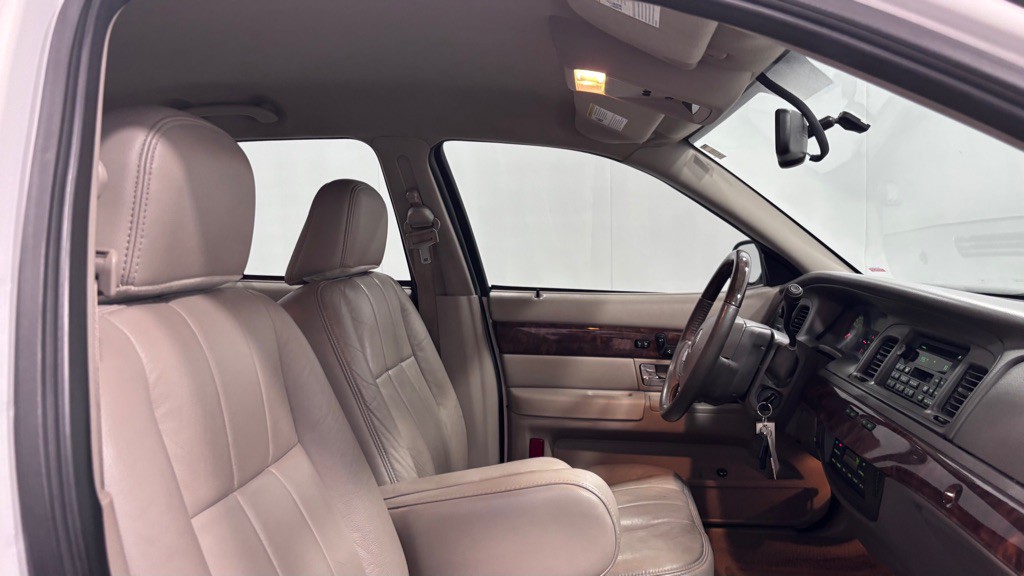 2008 Mercury Grand Marquis Image 20