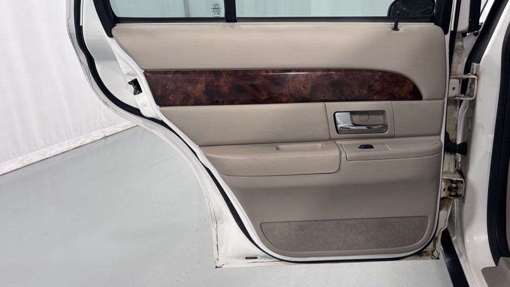 2008 Mercury Grand Marquis Image 24
