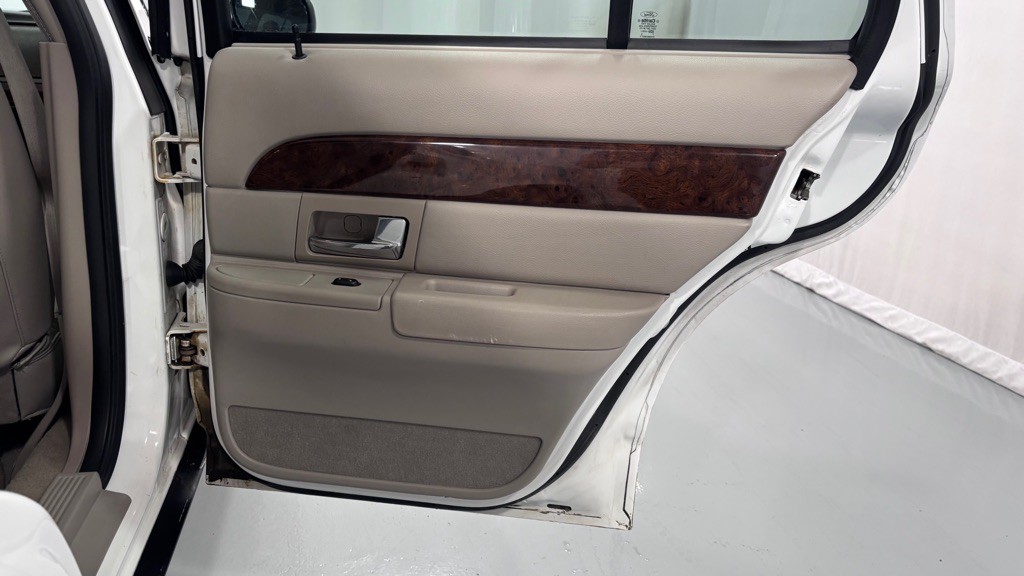 2008 Mercury Grand Marquis Image 28