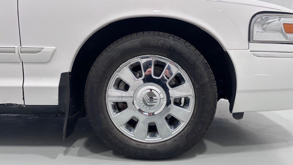 2008 Mercury Grand Marquis Image 33