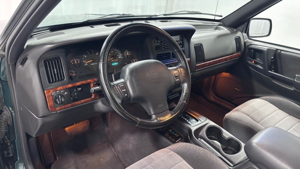 1998 Jeep Grand Cherokee Image 9