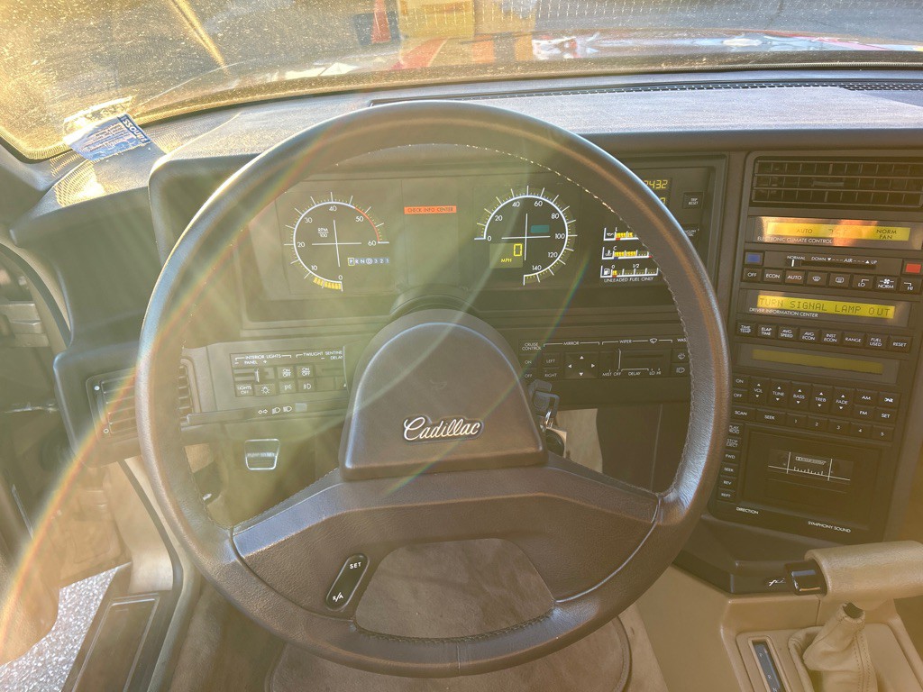 1987 Cadillac Allante Image 8