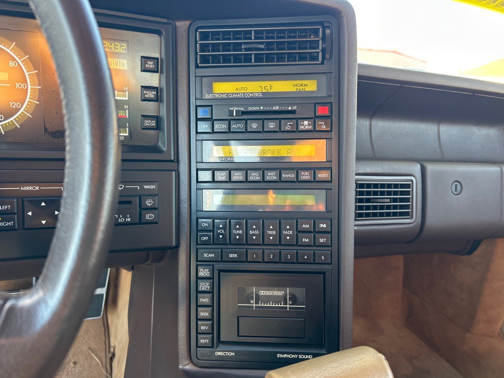 1987 Cadillac Allante Image 10