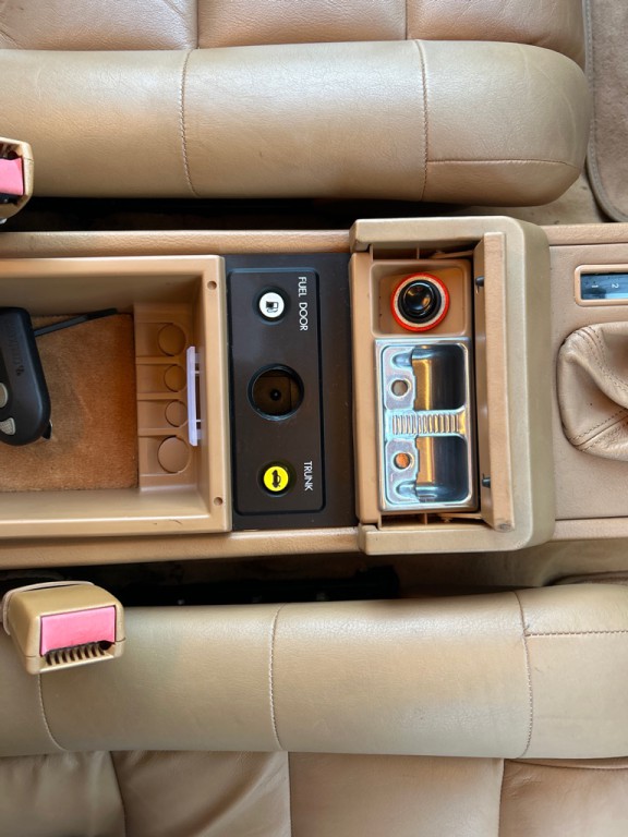 1987 Cadillac Allante Image 14
