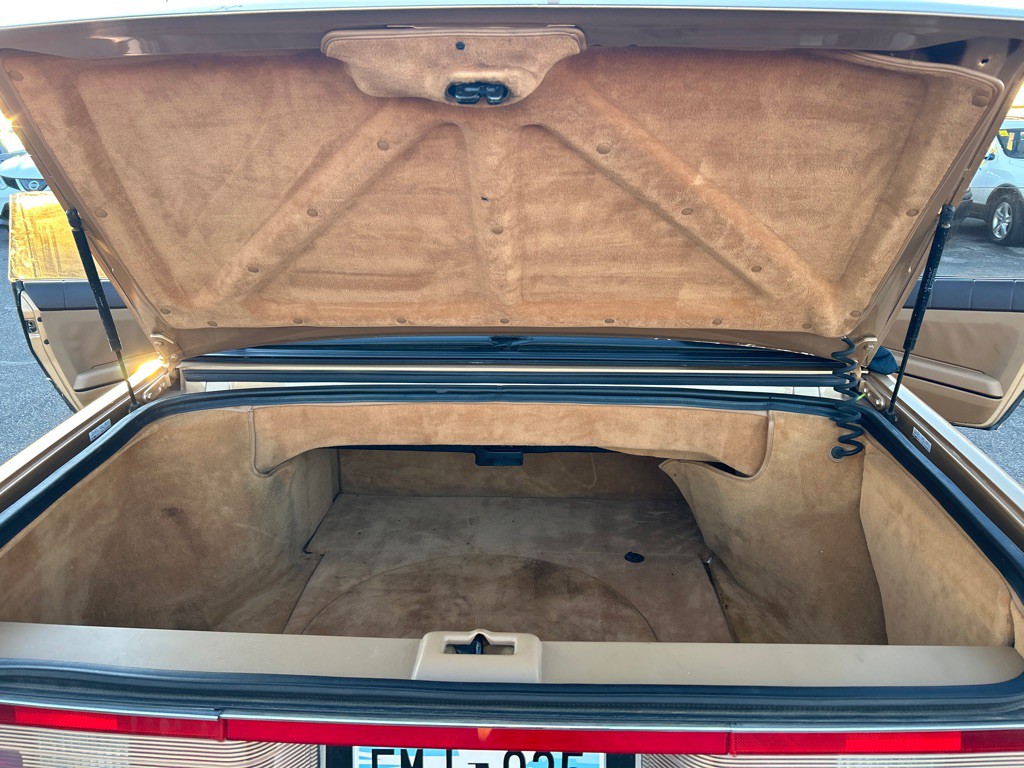 1987 Cadillac Allante Image 15
