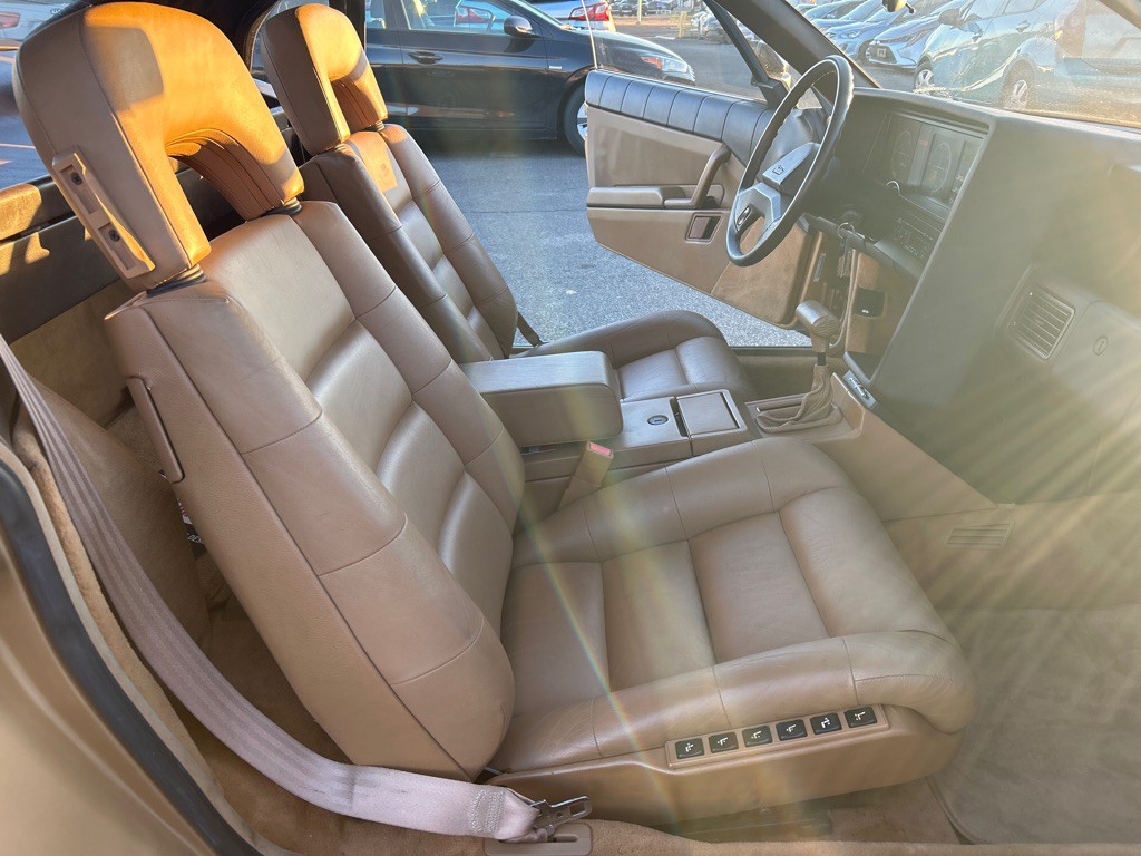 1987 Cadillac Allante Image 24