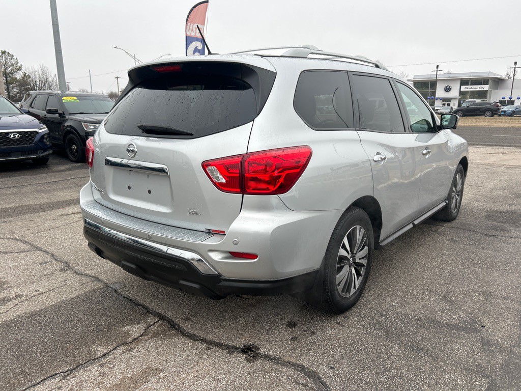 2017 Nissan Pathfinder Image 4