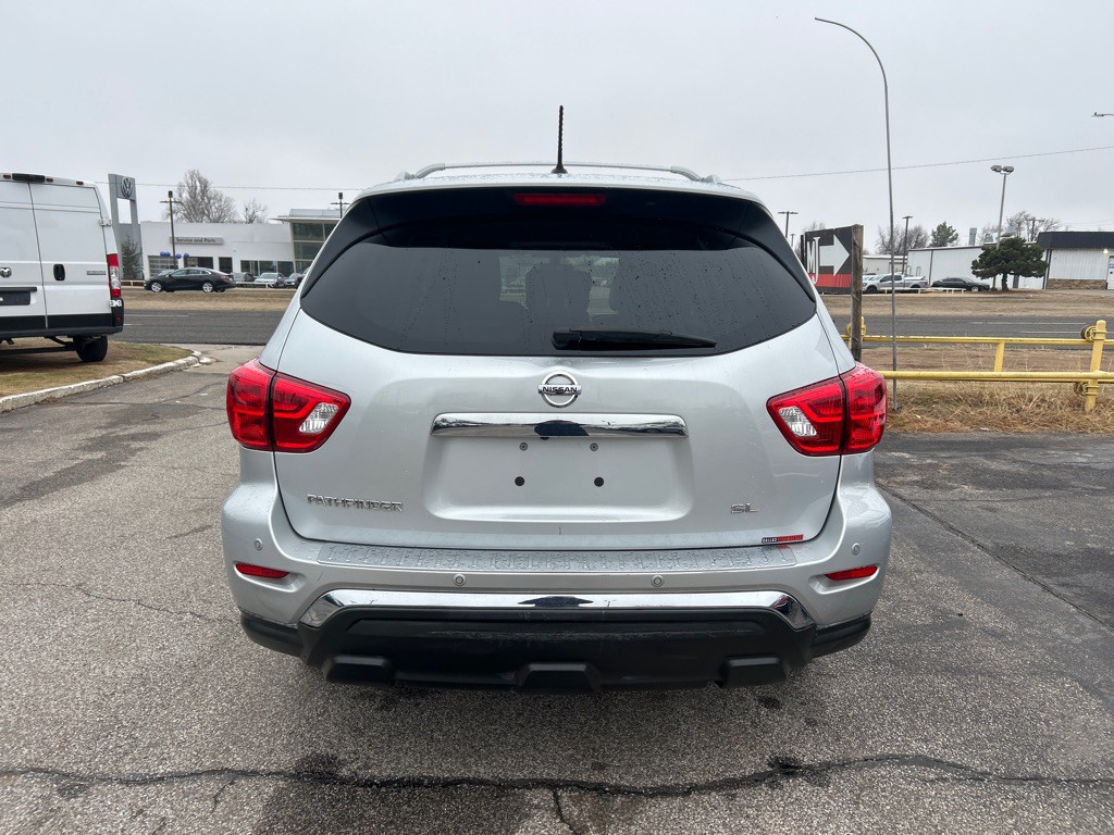 2017 Nissan Pathfinder Image 6