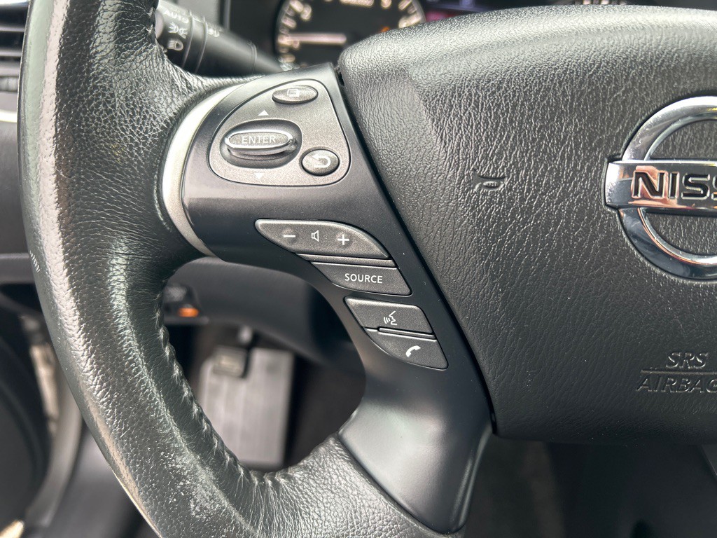 2017 Nissan Pathfinder Image 11