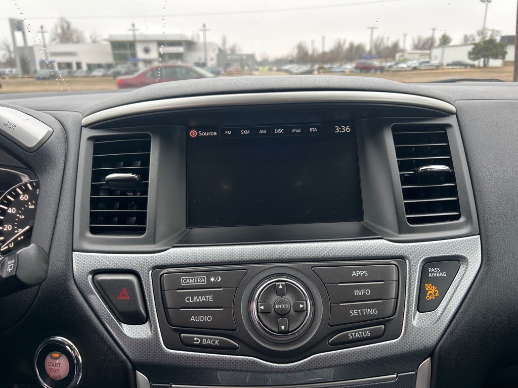 2017 Nissan Pathfinder Image 15