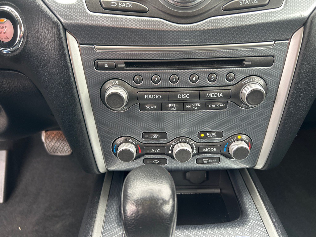2017 Nissan Pathfinder Image 16