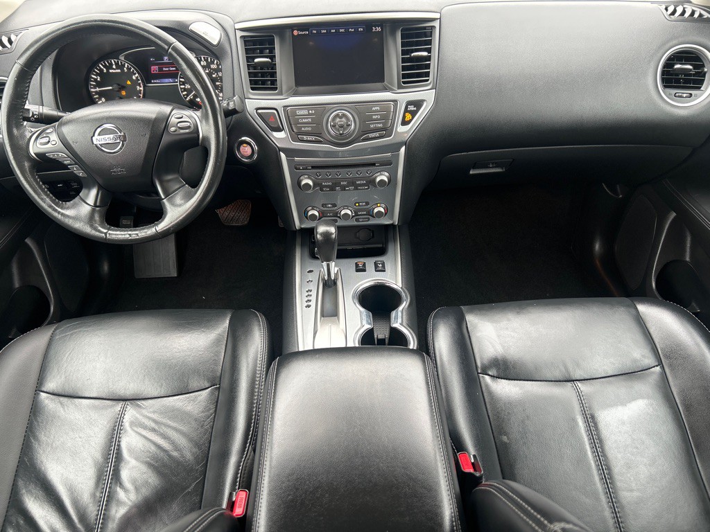 2017 Nissan Pathfinder Image 18