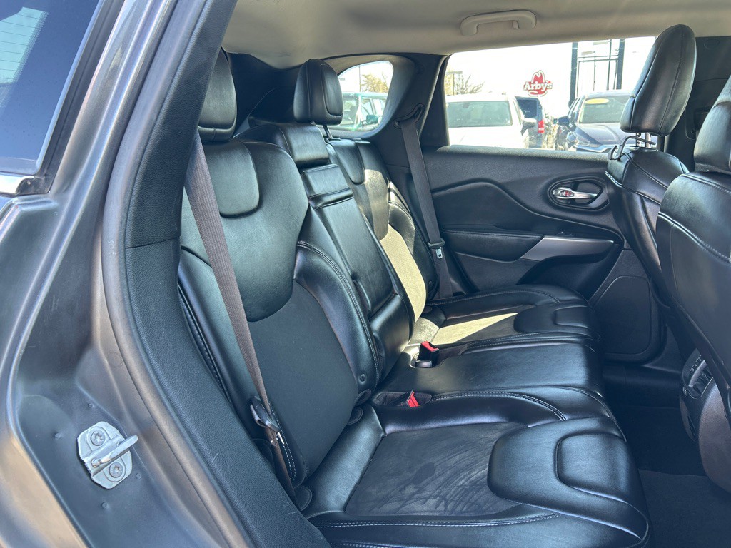 2019 Jeep Cherokee Image 13