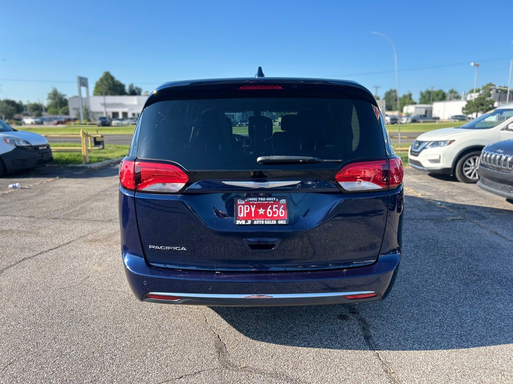 2018 Chrysler Pacifica Image 6