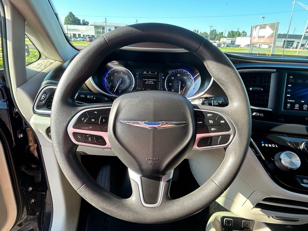 2018 Chrysler Pacifica Image 10