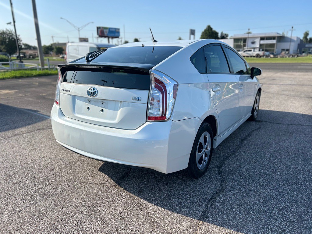 2014 Toyota Prius Image 4
