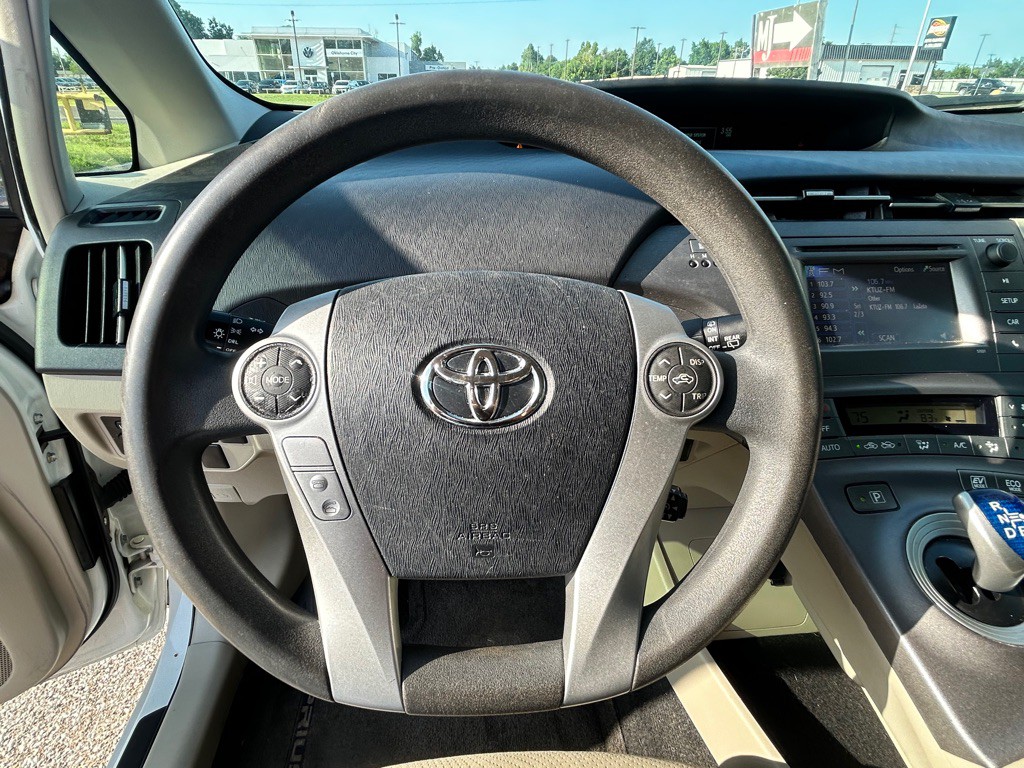 2014 Toyota Prius Image 9