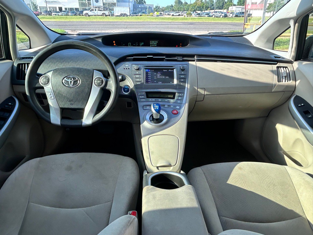 2014 Toyota Prius Image 11