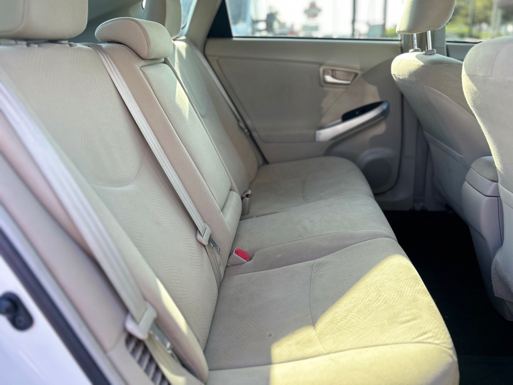 2014 Toyota Prius Image 12