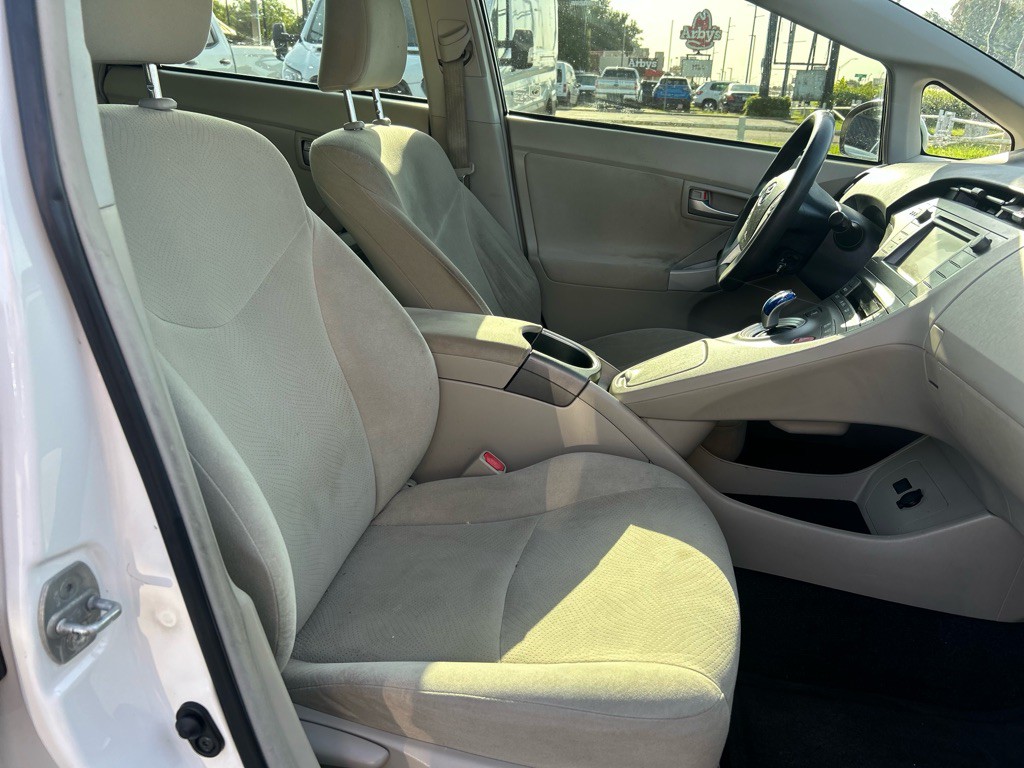 2014 Toyota Prius Image 14