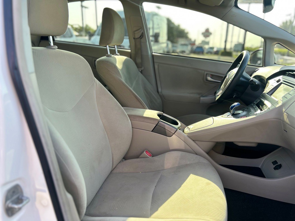 2014 Toyota Prius Image 15
