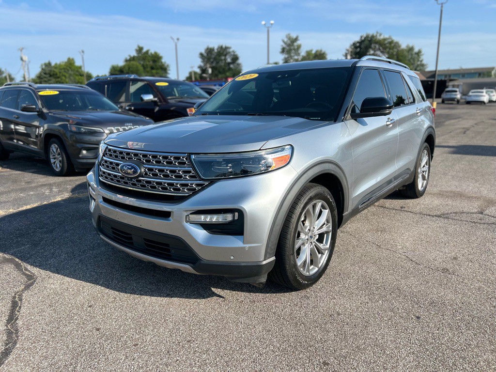 2020 Ford Explorer Image 1