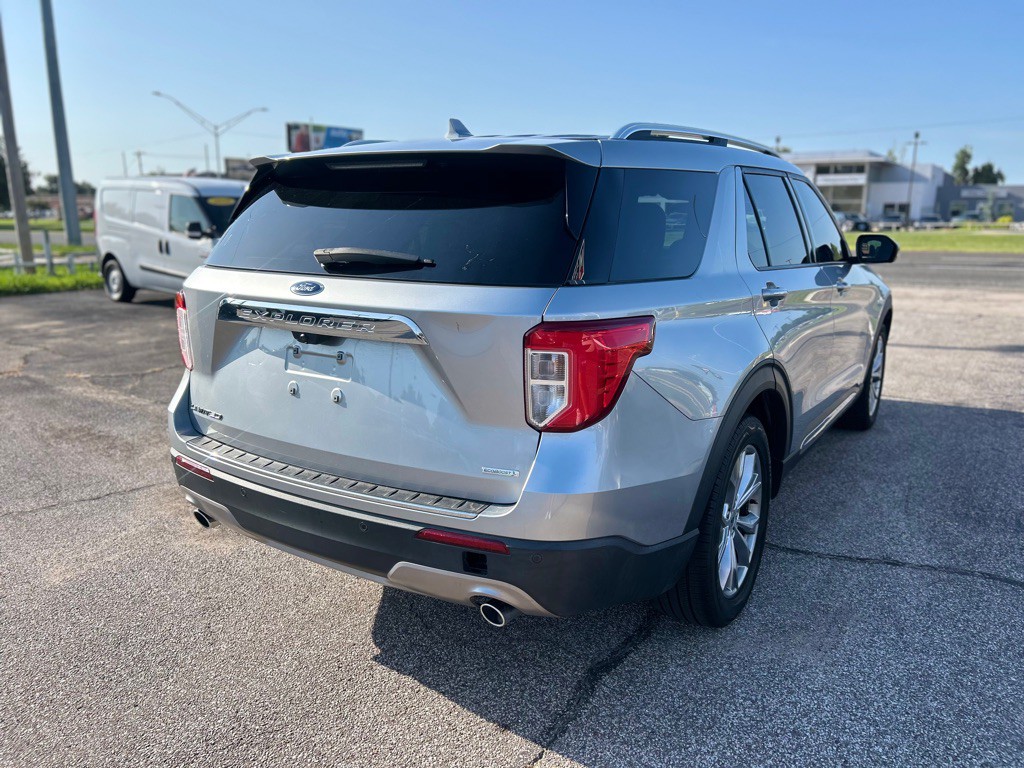 2020 Ford Explorer Image 4