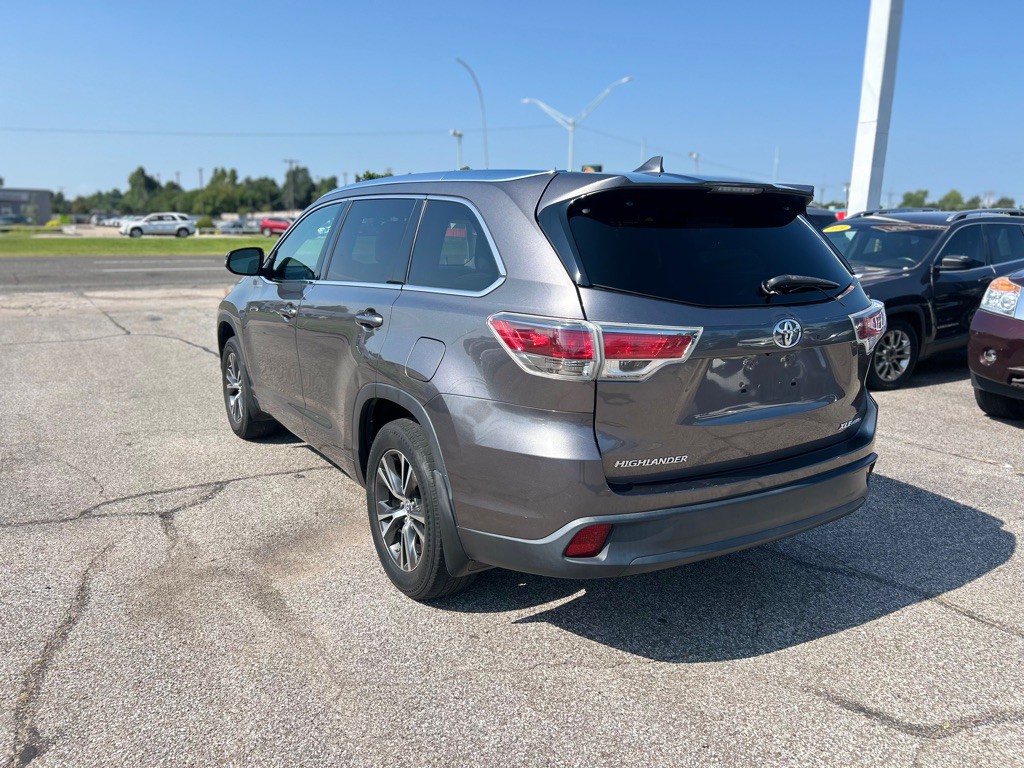 2016 Toyota Highlander Image 5