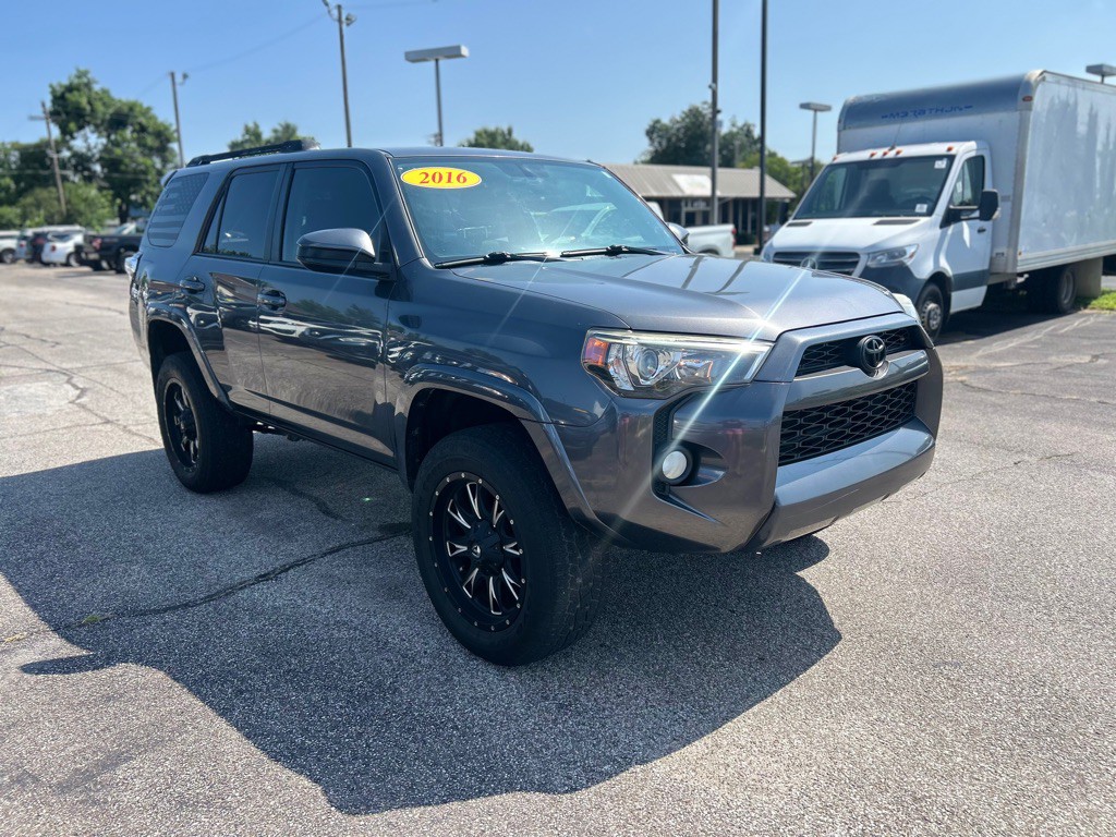 2016 Toyota 4Runner Image 2