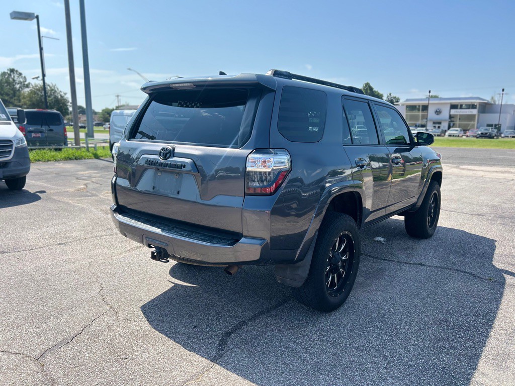 2016 Toyota 4Runner Image 4