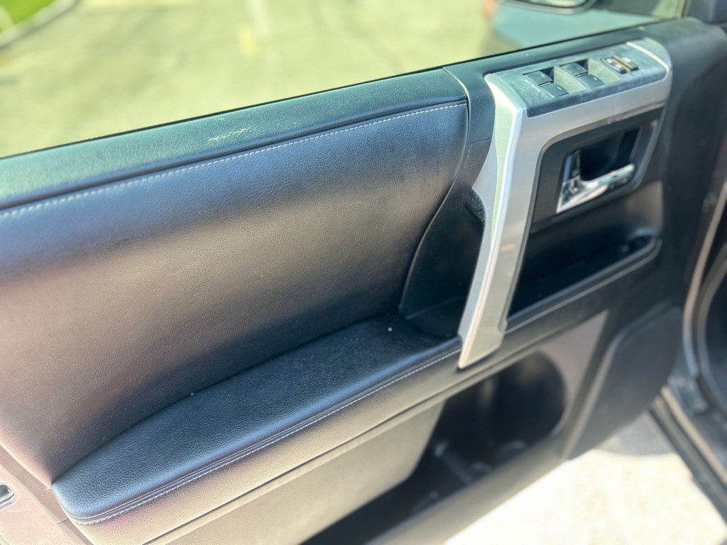 2016 Toyota 4Runner Image 9