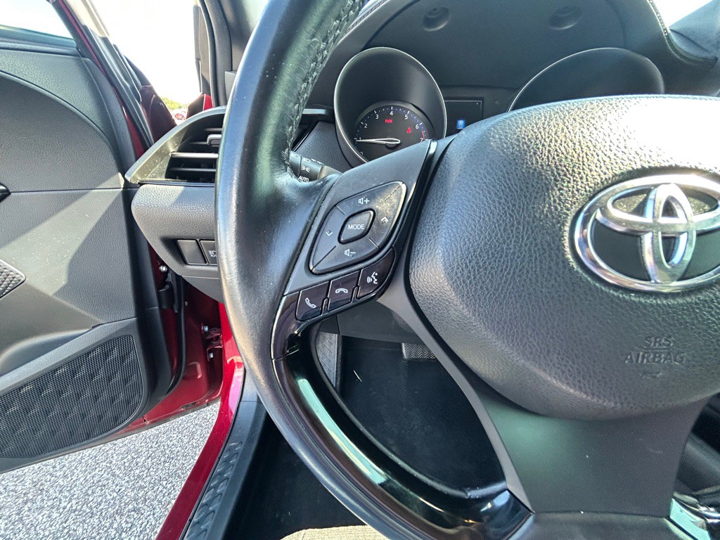 2018 Toyota C-HR Image 11