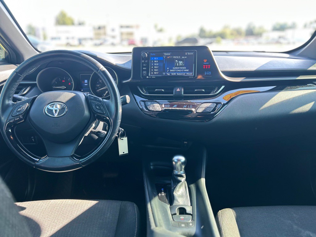 2018 Toyota C-HR Image 15