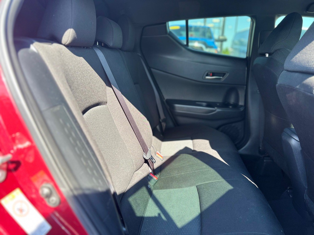 2018 Toyota C-HR Image 16